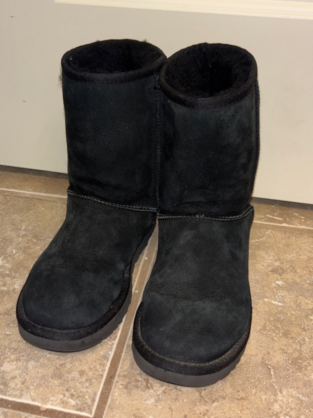UGG Black Suede Short Winter Boots 7 classic style